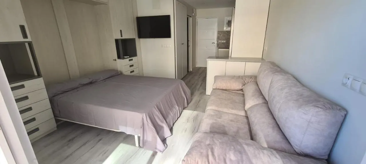 Seaview Suite 440 بينالماذينا